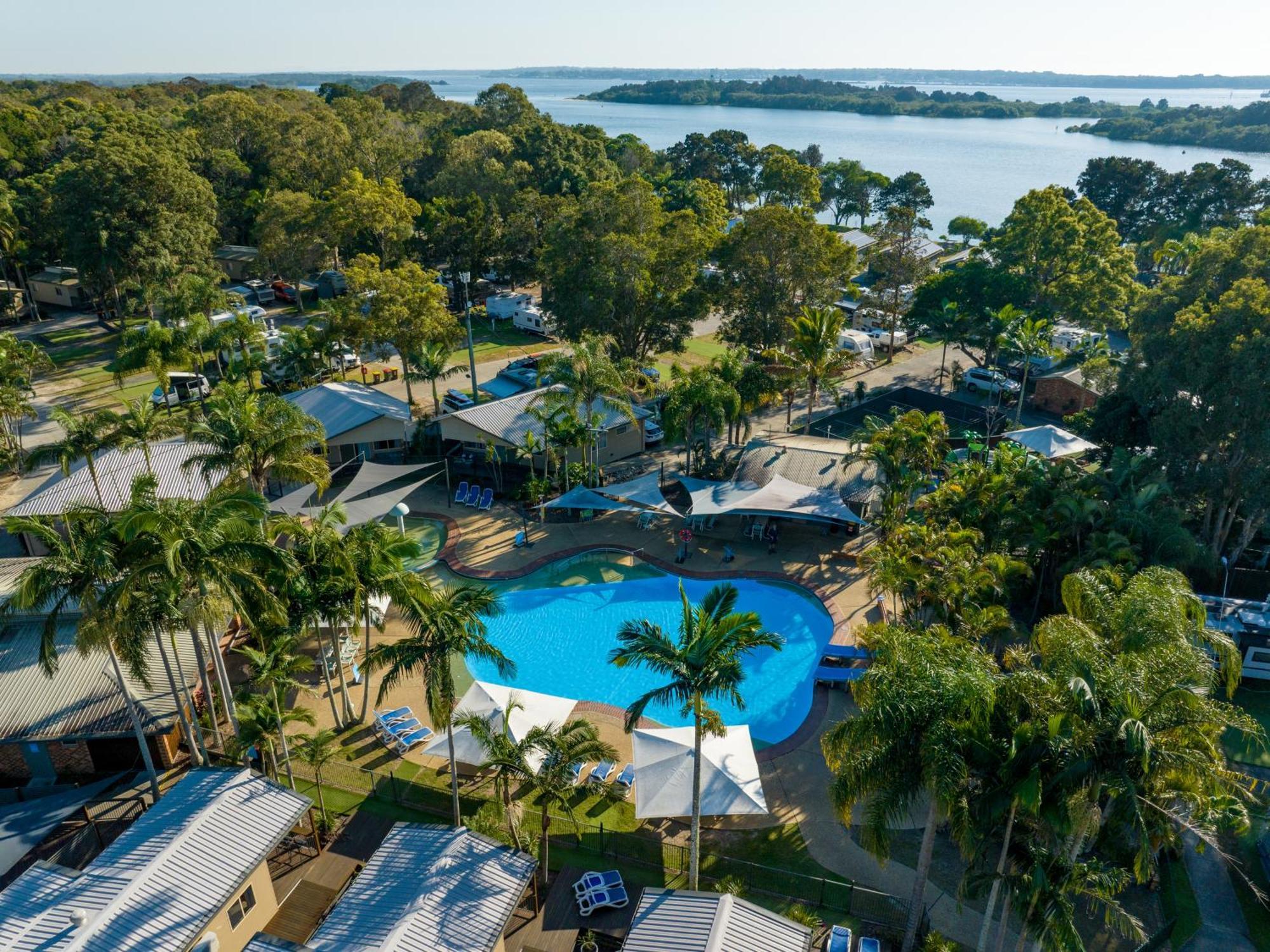 Nrma Blue Dolphin Yamba Holiday Resort Exterior photo