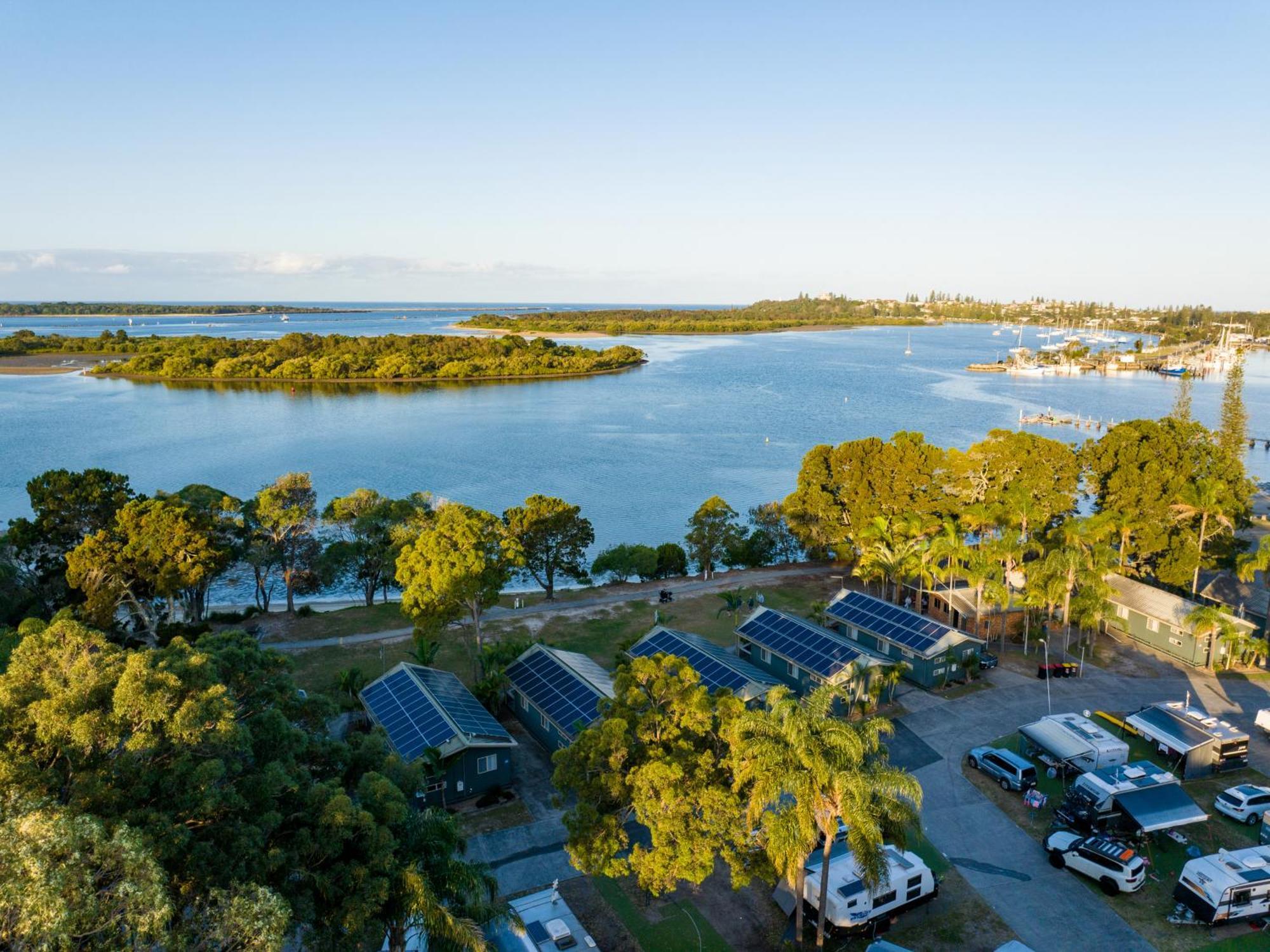 Nrma Blue Dolphin Yamba Holiday Resort Exterior photo