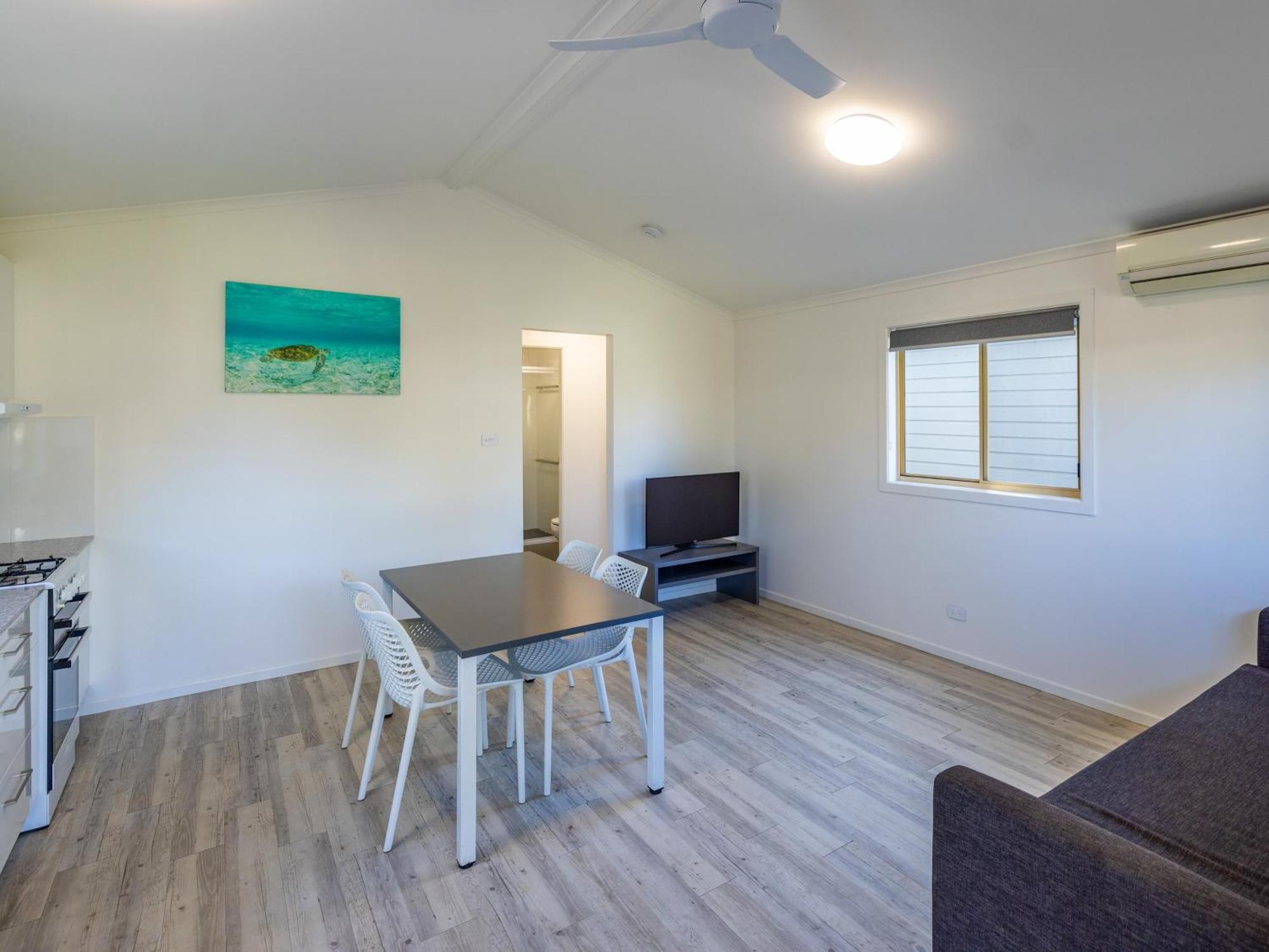 Nrma Blue Dolphin Yamba Holiday Resort Room photo