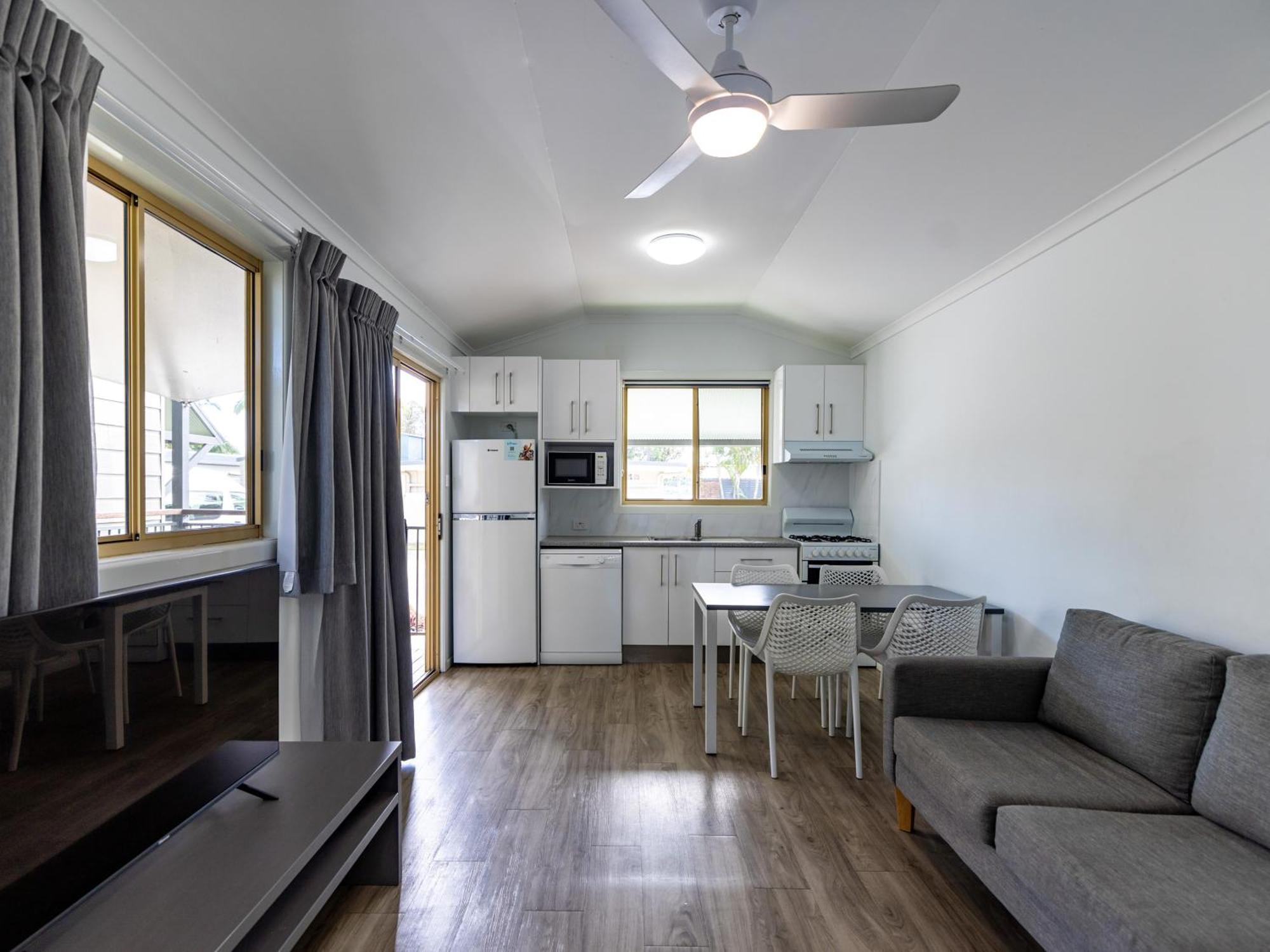 Nrma Blue Dolphin Yamba Holiday Resort Room photo