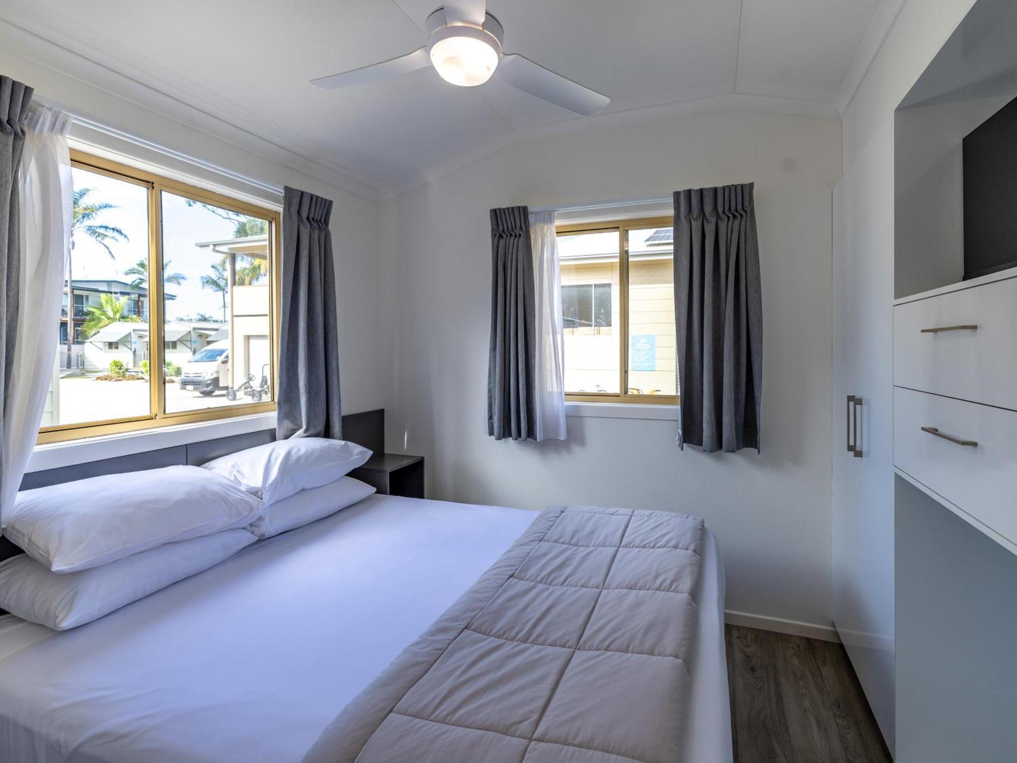 Nrma Blue Dolphin Yamba Holiday Resort Room photo