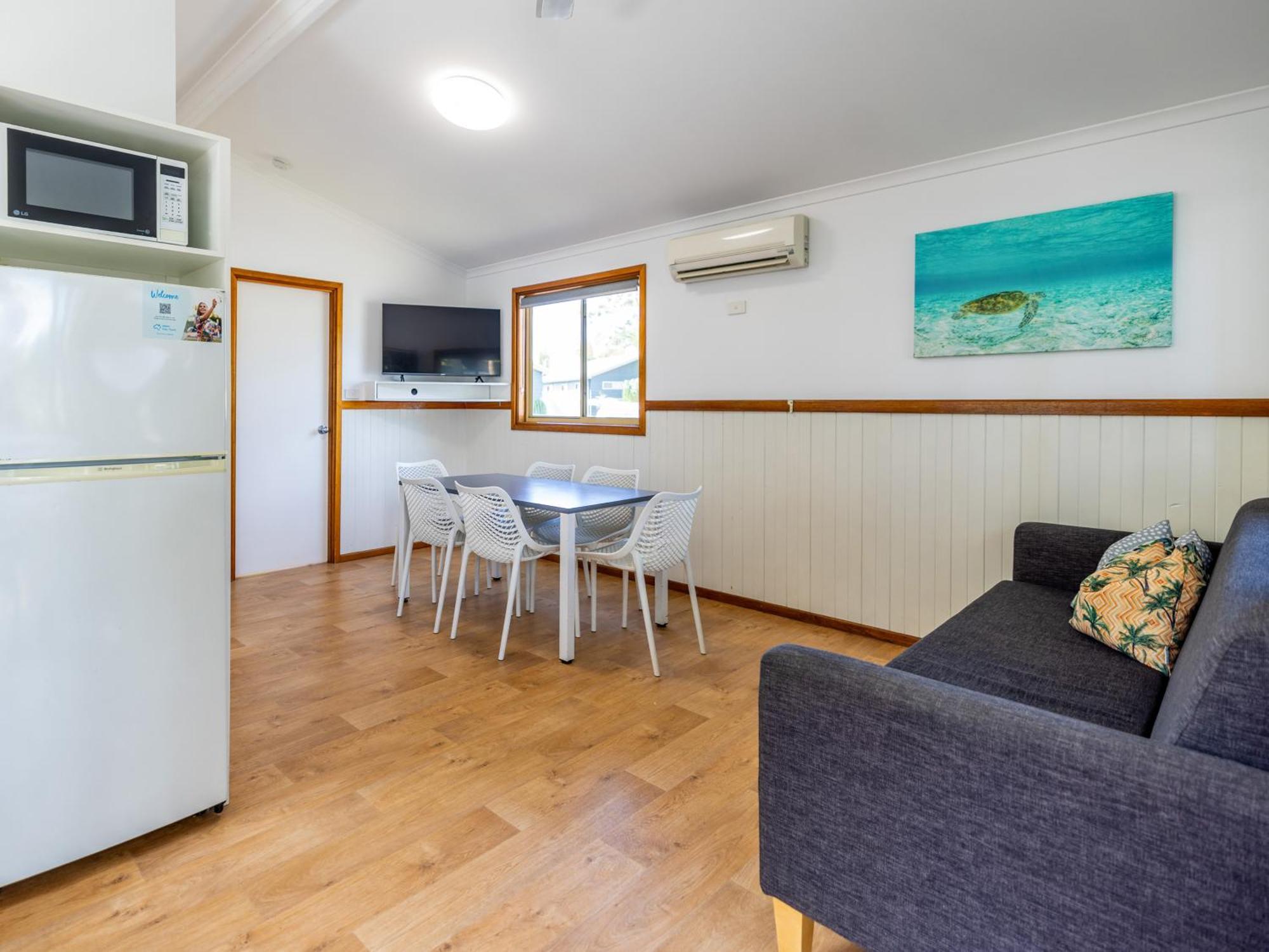 Nrma Blue Dolphin Yamba Holiday Resort Room photo